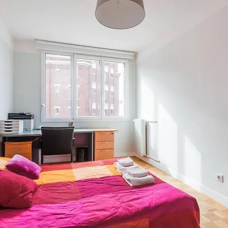 Apartment 10 Mns From Champs-elysees, Quiet Paris